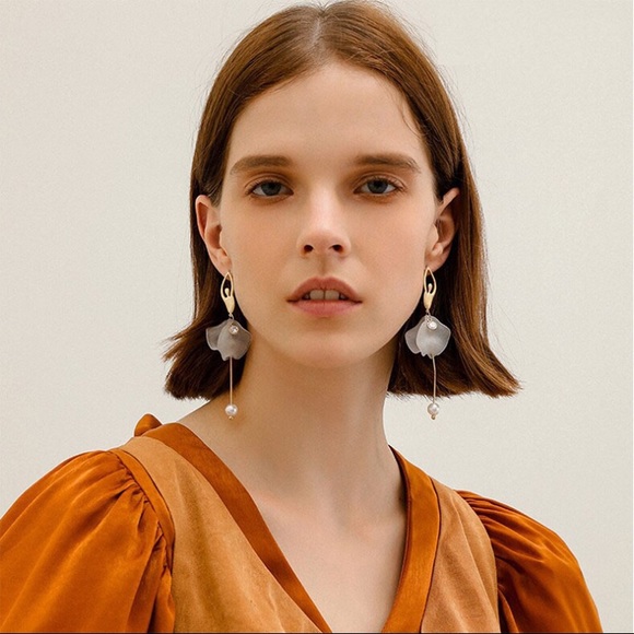 Jewelry - ⭐️Golden Ballet Dancer Earrings—LAST ONE